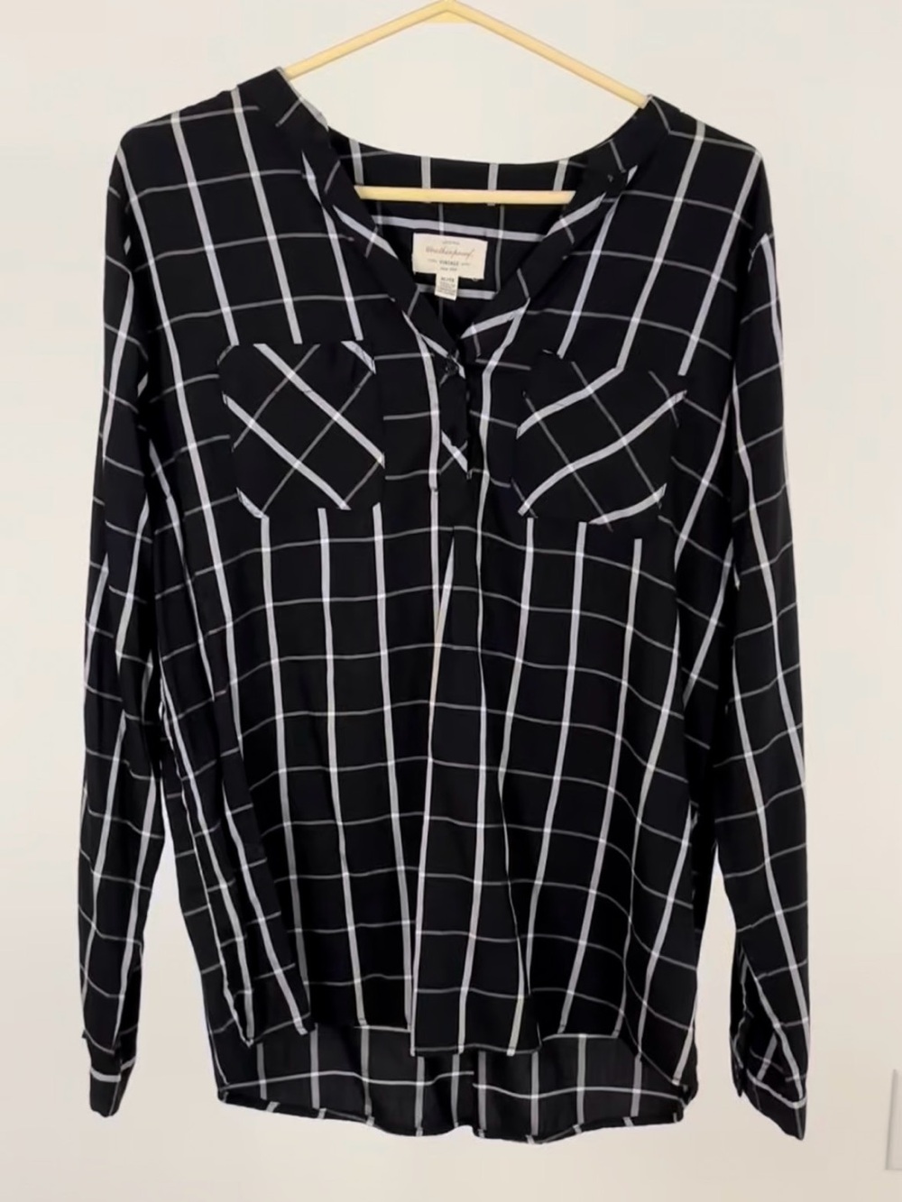 👛(ANY 2/$25) WEATHERPROOF V-Neck Black-Grey Plaid Collarless Long Sleeved Blouse